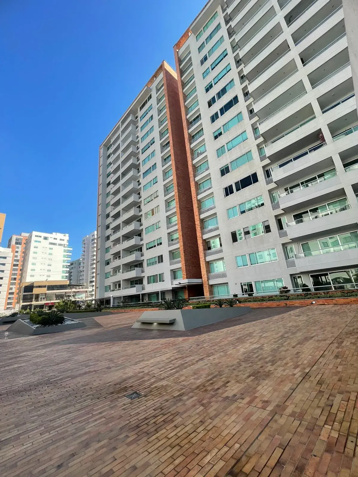 URBANIZACION BRIZZO APARTAMENTOS